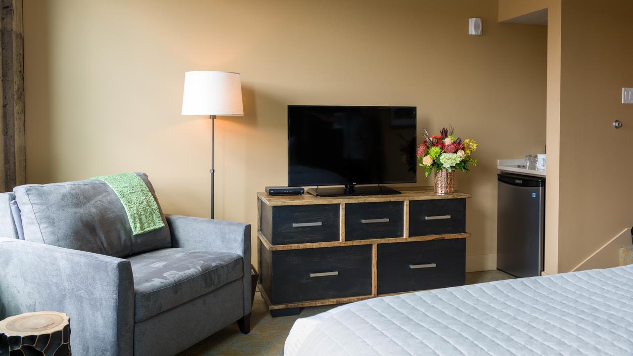 At Inn Lynden